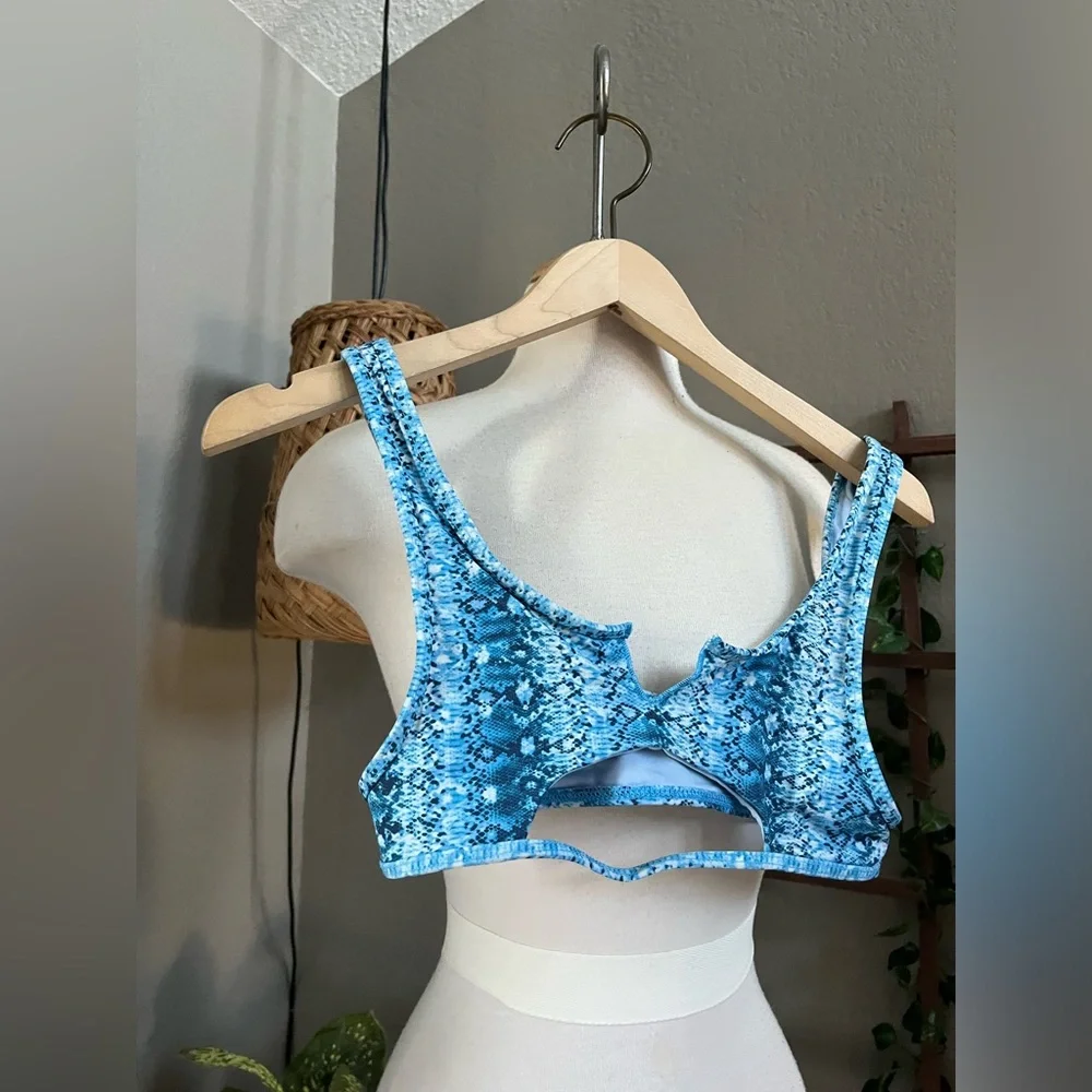 Frankies Bikinis 2 Pc Set Lulu Top and Kenz Bottom